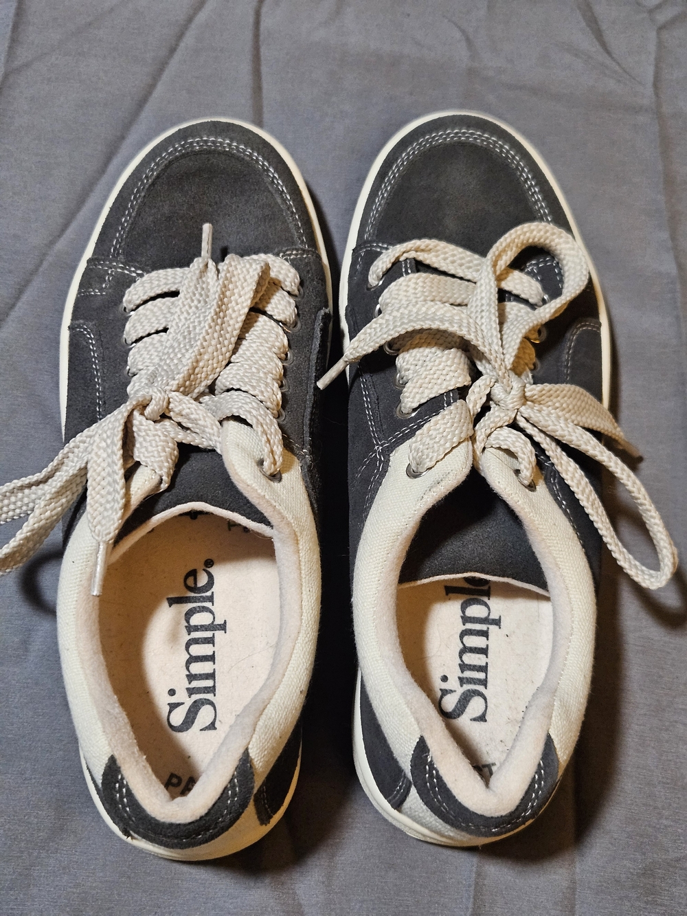 Simple OS Shoes - Unisex Lace-Up Sneakers in Charcoal and Cream - US Size 7M 9W